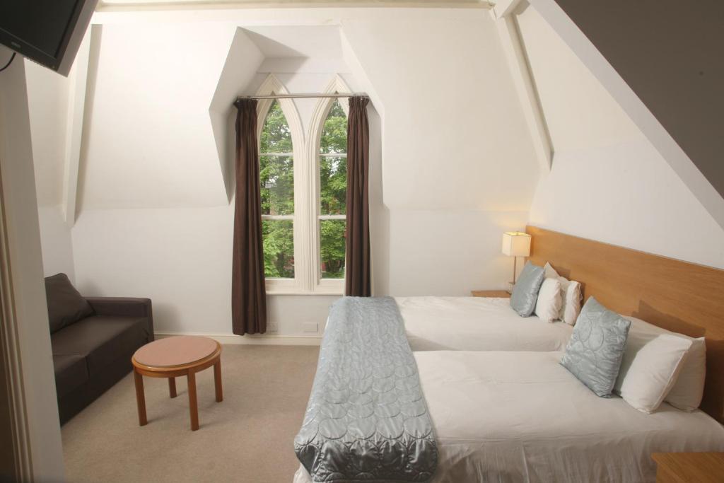 Cliff Lawn Hotel Leeds  Esterno foto