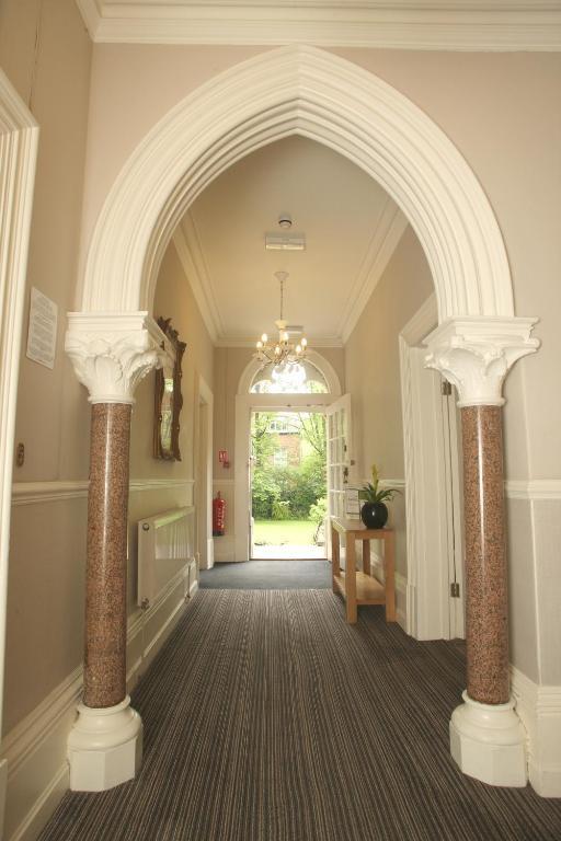 Cliff Lawn Hotel Leeds  Esterno foto