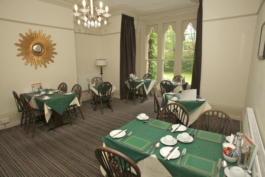 Cliff Lawn Hotel Leeds  Esterno foto
