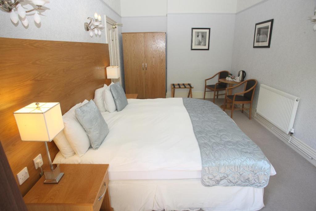Cliff Lawn Hotel Leeds  Camera foto